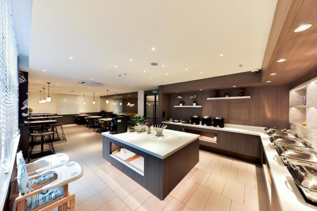 Hanting Premium Hotel Shanghai Hongqiao West Zhongshan Road Exteriör bild
